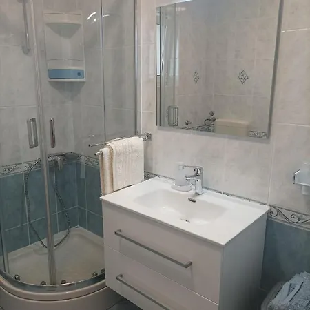 Neda Apartment *