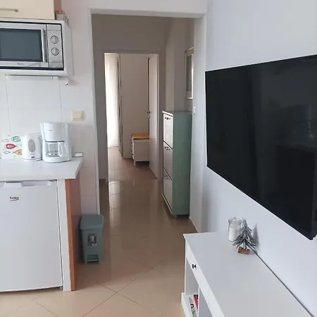 Neda Apartment *