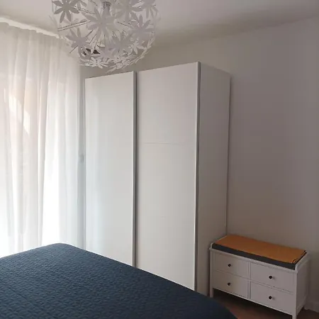 Neda Apartment *