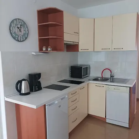 Neda Apartment *