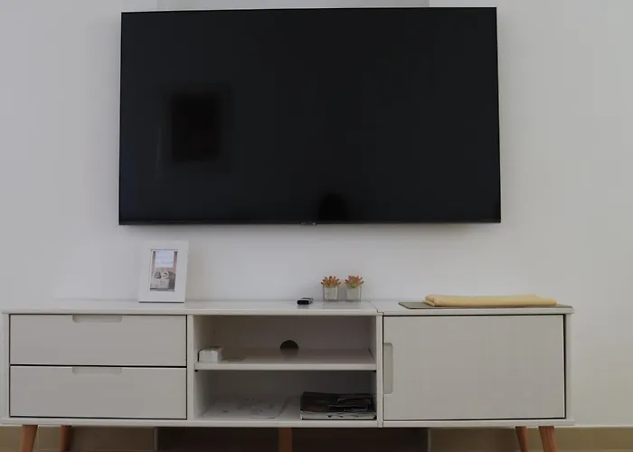 Neda * מאלי לוסיניי